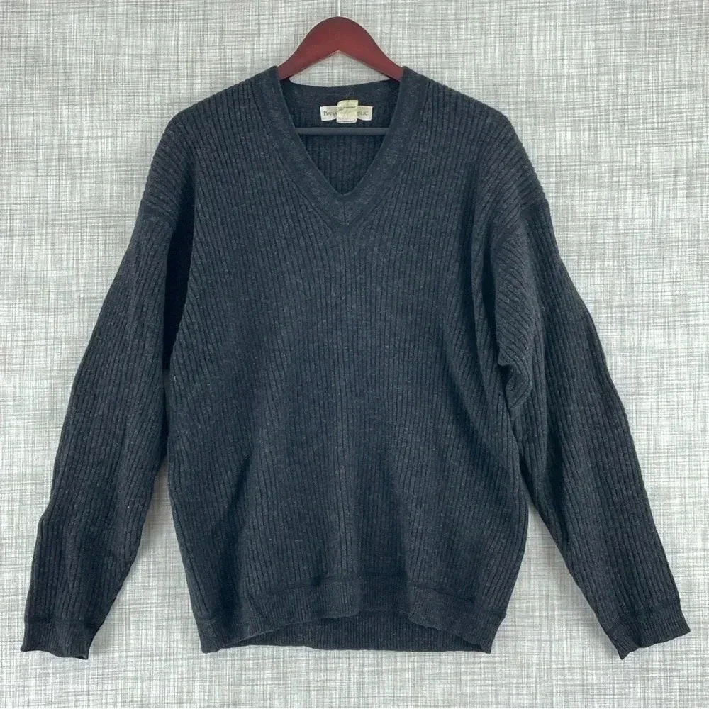 Banana Republic Lambswool Sweater Mens Size M Gray V-Neck 0056